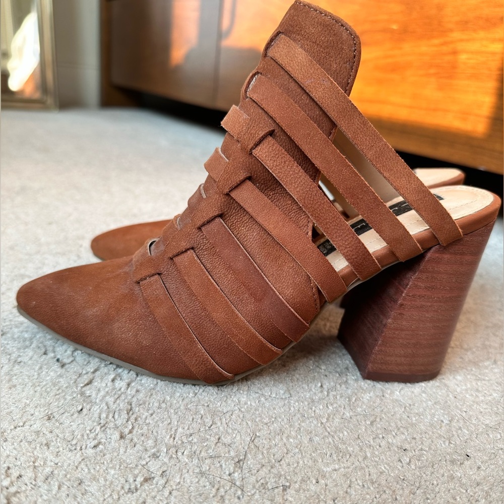 Steve Madden Nikki Cognac Nubuck Heel